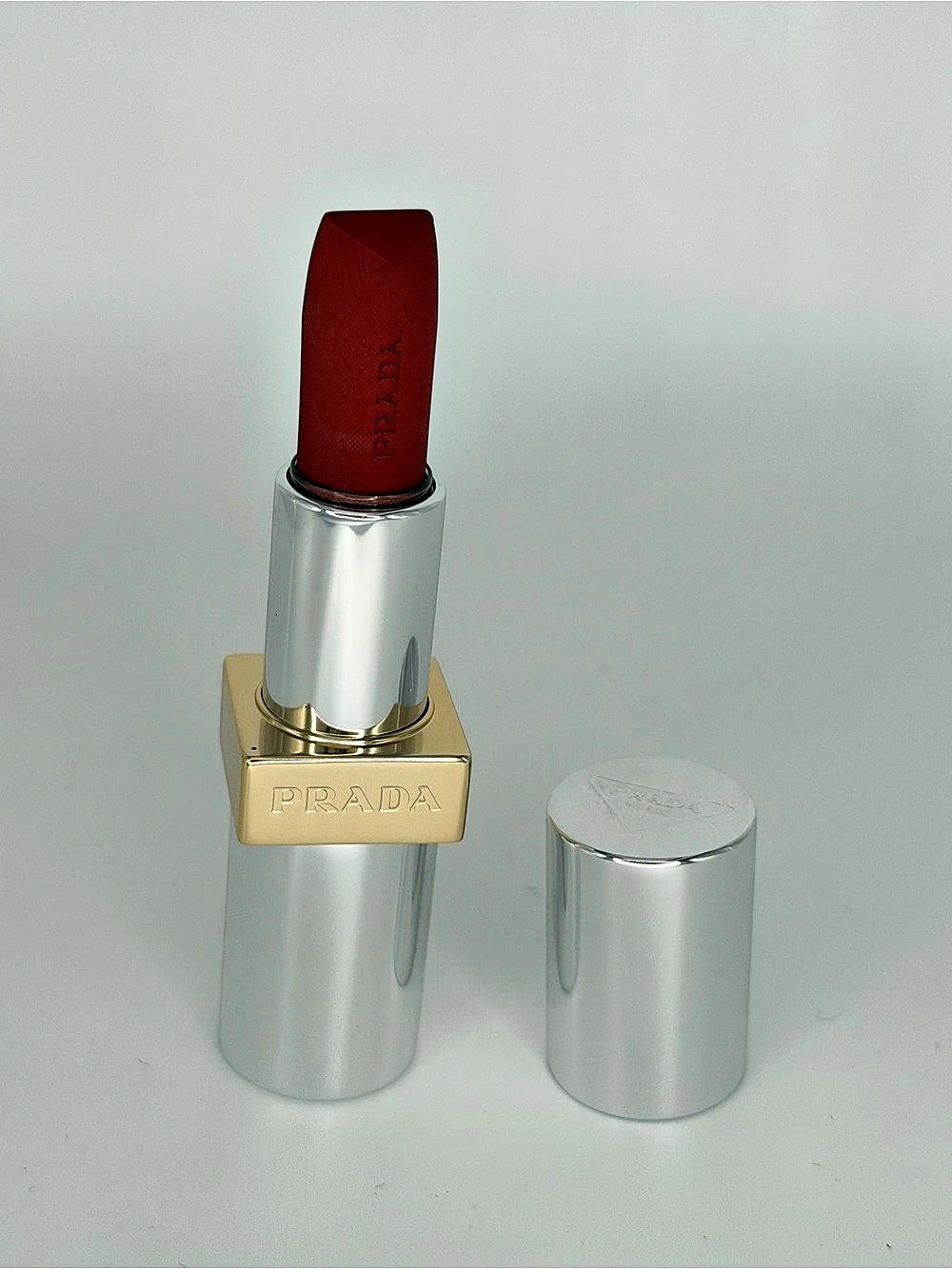 Prada Monochrome Hyper Matte B03 Mahogany Lipstick NWT - Picture 2 of 7